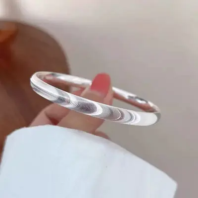 Canlı Yayın Yeni Model Kedi Gözü Bilezik Katı Çıkıntılı Moda Premium His Çok Yönlü Çekme İşleme Gümüş Kaplama Bilezik Kadın Tanrıça Günü