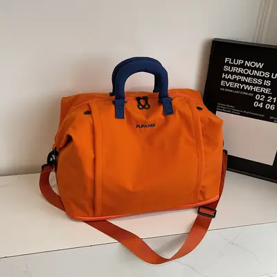 Large capacity travel bag, carry-on compatible - 11