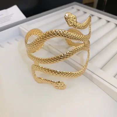 Irregular concave bracelet, niche design, silver-toned - 13