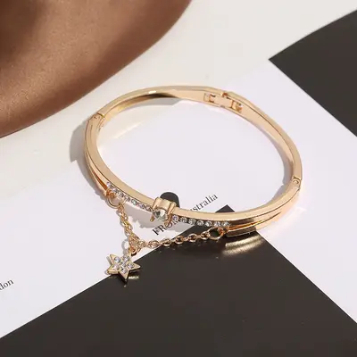 Yeni moda TikTok öğrenci Kore tarzı beş köşeli yıldız alaşımlı bileklik moda bileklik Avrupa ve Amerikalı kadın kristal takı toptan satışı - 9