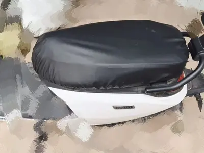 Wasserdichter, sonnenschützender Sitzbezug für Elektroroller - 7