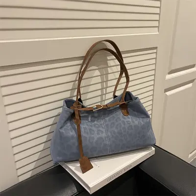Retro Large Capacity Women's Tote Bag, Autumn Winter 2025