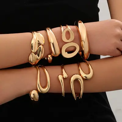 Beliebtes grenzüberschreitendes Armband Europa und Amerika, INS Minimalist unregelmäßiges Wellenmuster Schmuck Metall glänzendes Armband Frauenaccessoires