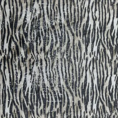 Zebra desenli bambu çubuklu kadife kumaş, pullu nakış