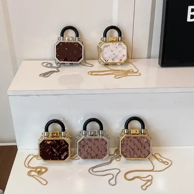 Sommertrend 2025 elegante Handtasche mit Schultergurt, Crossbody-Design, großes Fassungsvermögen, modische Mini-Kettentasche, kleine Quadratform