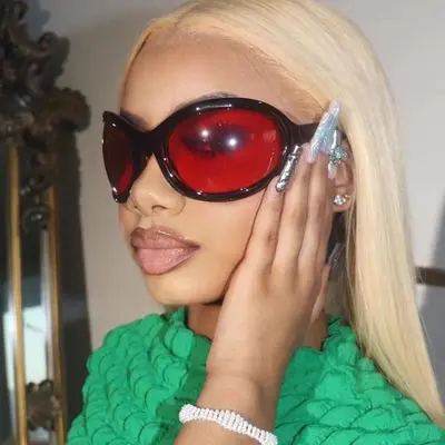 Oversized Frame Y2K Sunglasses, Futuristic Design - 3