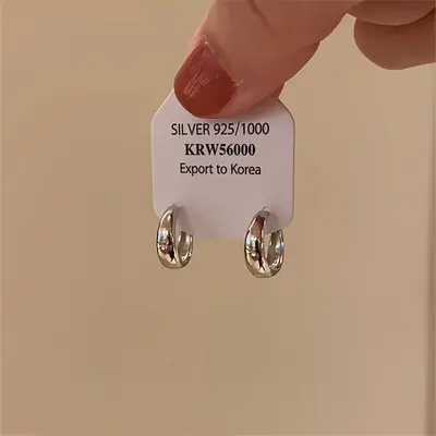 Silberne Ohrstecker mit Ringform, minimalistisches Design - 2