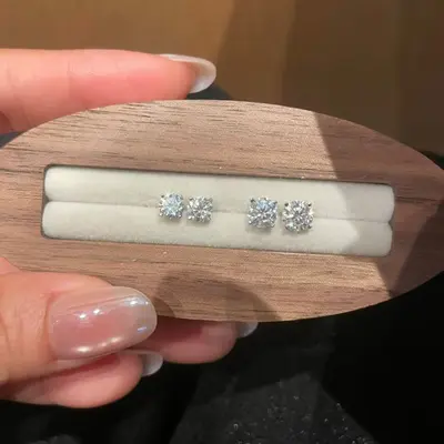S925 Sterling Silver Gold-Plated Four-Claw Moissanite Stud Earrings for Women