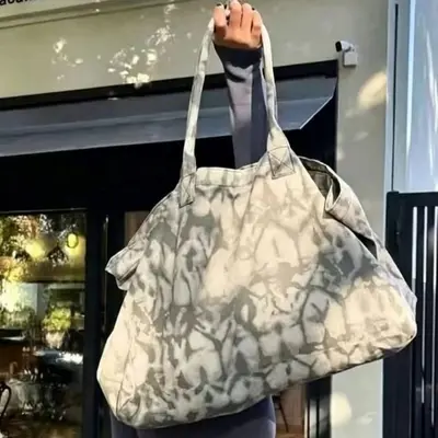 Yoga bag, fitness bag, canvas bag, outdoor sports bag, large capacity portable shoulder bag, hello camouflage bag