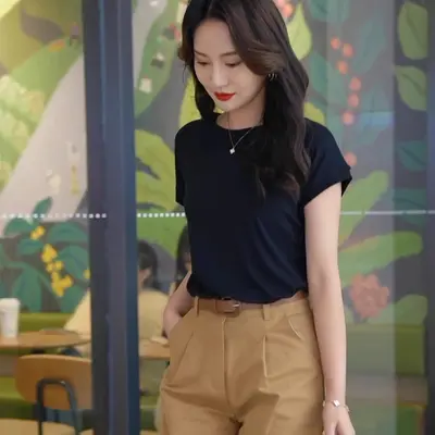 Women's TikTok Batwing Sleeve T-Shirt, Crew Neck, Summer Solid Color, Simple Dropped Shoulder Sleeve, Casual Versatile Loose Short Sleeve T-Shirt for Women.