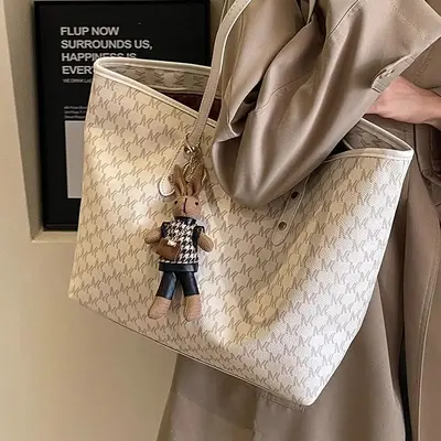 Büyük hacimli kadın el tipi tote çanta, işe gidiş için - 4