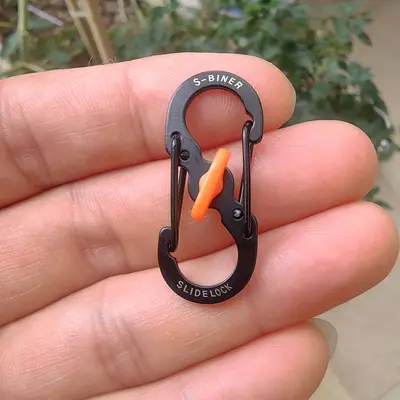 Fabrika doğrudan tedarik hırsızlığa karşı korumalı S şeklinde kilitli toka, düşmeye karşı dayanıklı metal anahtarlık, yaratıcı küçük hediye, mini hızlı kanca tokası. - 7