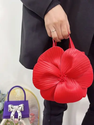 Women's French Petal Floral Tote Bag, Single-Shoulder Chain Strap - 5