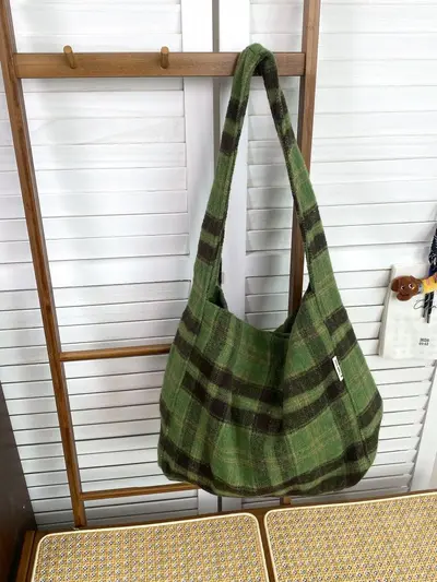 Large Capacity Hobo Bag, Wide Shoulder Strap, Women's - 9