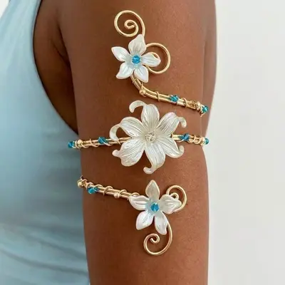 Flower-patterned open bracelet with geometric design for women