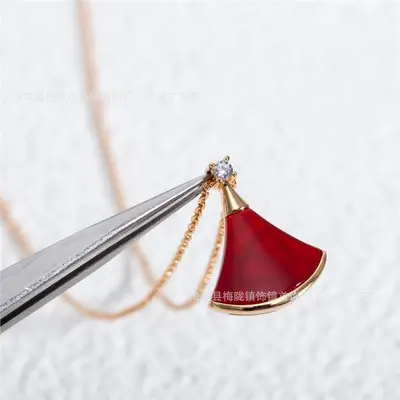S925 silver V-gold fan necklace with mother of pearl red agate - 12