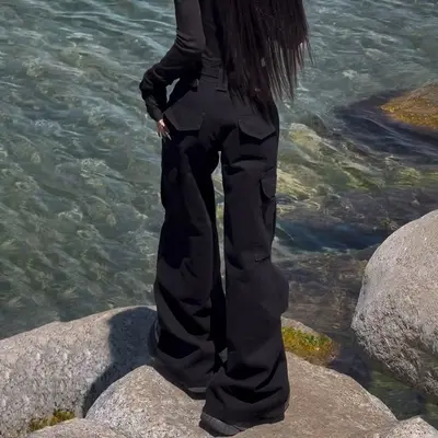 Damen-Cargohose, schwarz, hohe Taille, weites Bein, große Taschen