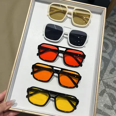 Eckige Sonnenbrille im Bonbonfarben-Design, Doppelsteg, UV-Schutz - 1
