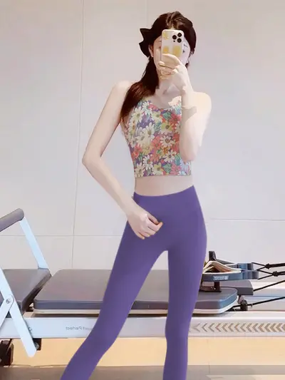 新中式瑜伽服女2025新款带胸垫绝美背心普拉提训练健身服红色套装 - 12