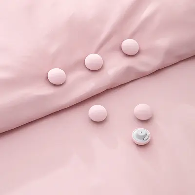 Quilt holder, sheet holder, new model with one-click unlock feature, secure, non-slip, skin-friendly and mark-free holder - 11