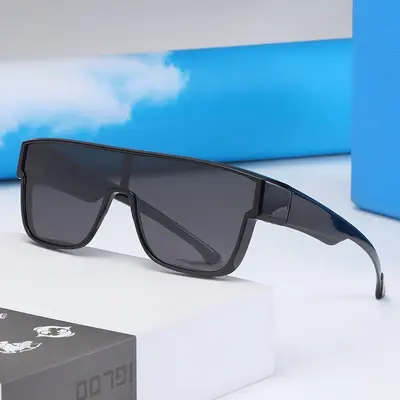 Large Frame TR Polarized Clip-On Sports Sunglasses with UV Protection - 1
