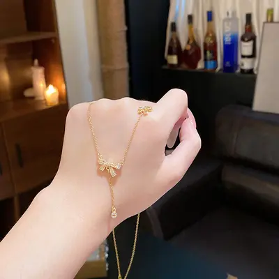 Lightweight luxury niche high-end titanium steel necklace elegant micro inlaid zirconia bridge bone chain fashion versatile temperament internet celebrity pendant - 9