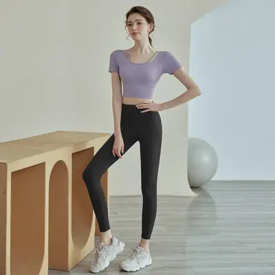 Kadın yoga kıyafeti takımı, düz renk kısa kollu, pilates ve fitness için - 11