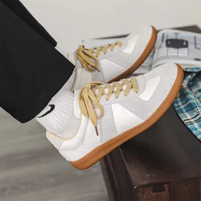 Men's Cowhide Training Shoes, Soft Sole, Non-Slip, Retro White Sneakers