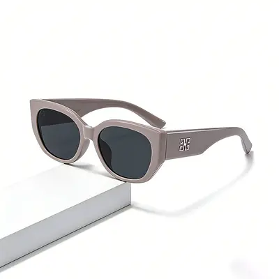 Women's Classic Large-Frame Sunglasses, Travel Style, UV Protection - 10