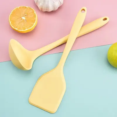 Toptan küçük silikon spatula ve kaşık pişirme seti ev yapışmaz tava yüksek sıcaklığa dayanıklı mini mutfak eşyası spatula ve kaşık seti