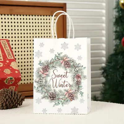 Kraftpapier-Geschenktüte mit Weihnachtswald-Aufdruck - 7