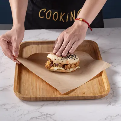Sınır ötesi yağ geçirmez kağıt kızarmış tavuk kızartması burger kağıdı yağ geçirmez yağ emici kağıt pişirme yağı kağıdı sandviç ambalaj kağıdı gazete tarzı