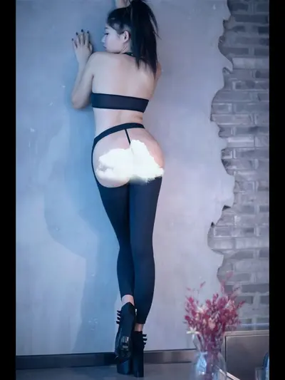 Seksi düşük bel buz ipek elastik dar kesim dış mekan kalça açığa çıkaran dokuz paça pantolon, kaliteli fabrika doğrudan teslimat ile.