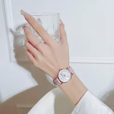 Kız öğrenciler için ekose kuvars saat moda tasarım