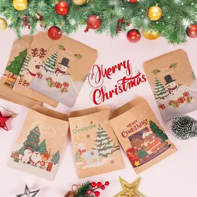 Weihnachts-Kraftpapiertüte mit Weihnachtsmann- und Baummotiv