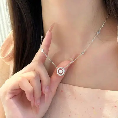 项链女款莫比乌斯环白铜锆石锁骨链轻奢小众生日礼物现货