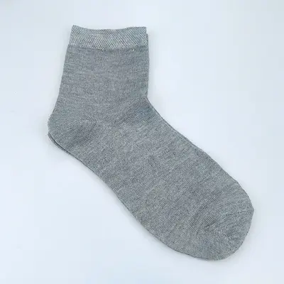 Herrensocken Herbst- und Wintermittelwadensocken Sportbaumwollsocken Volltonfarben Street-Socken Arbeitssocken Geschenke einzeln verpackt