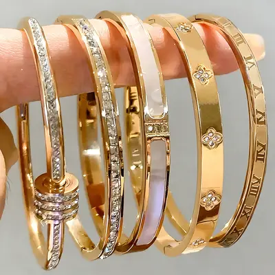 Cross-Border Best-Selling Fashion Versatile Women's Bracelet Lightweight Luxury Premium Feel European and American Non-Fading Exquisite Zircon Starry Bracelet