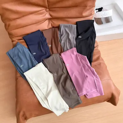 Alo Leggings, schwarz, hoher Bund, bauchformend - 4