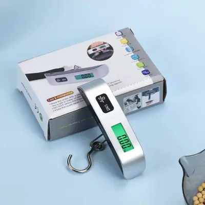 Bagaj ölçeği dijital ölçekli el çantası ölçeği kanca ölçeği koli ölçeği 50 KG mini asılı ölçekli el çantası bahar asılı ölçekli balıkçılık ölçeği