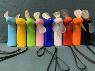 Yanıp sönen karakterlere sahip özelleştirilmiş reklam destek hediyeleri, mini el tipi ışıklı ısmarlama yaratıcı küçük fanlar, numuneler aynı gün gönderilecektir - 7
