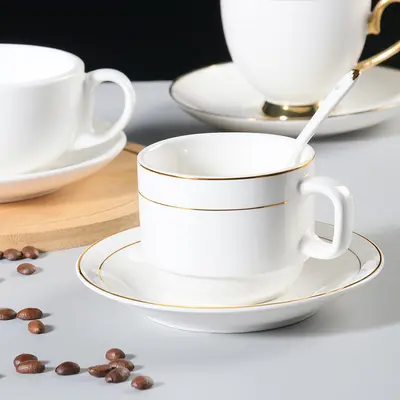 Toptan Avrupa seramik kahve fincan takımı küçük lüks altın kenarlı seramik sütlü çay fincanı otel Amerikan kahve fincanı logosu