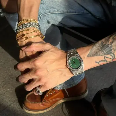 Men's quartz watch waterproof roman numerals steel strap - 9