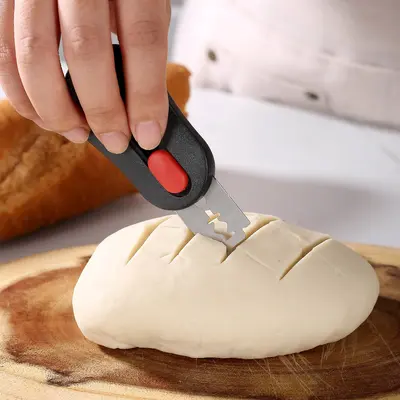 Yeni ürün buzdolabı mıknatısı ekmek kesme bıçağı Avrupa tarzı ekmek kesme bıçağı sınır ötesi sıcak satış ekmek kesme bıçağı