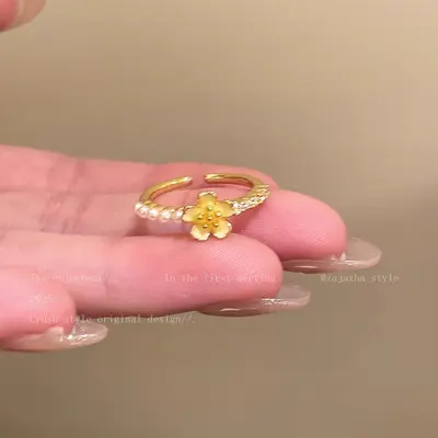 Women's lightweight flower ring - 10