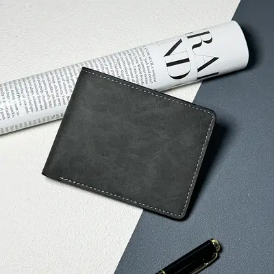 Kurze Herrenbrieftasche im Querformat mit Kartenfächern - 3