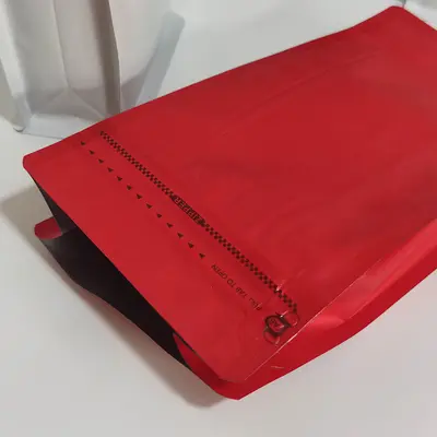 Kahve çekirdeği sekiz tarafı mühürlü dik duran çanta alüminyum folyo mühürlü çanta mat kedi maması ve köpek maması ambalaj poşeti kolay yırtılabilir fermuarlı ambalaj poşeti