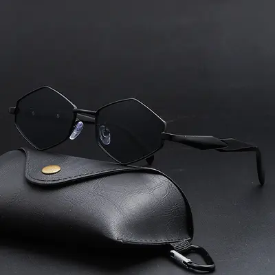Women's Metal Polygon Diamond Sunglasses, Street Style - 1