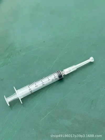 Graduated Plastic Syringe with Needle for Travel Perfume Bottle Refilling - 9