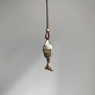 Fish pendant necklace vintage patchwork long chain - 4